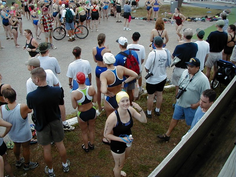 2000/06(June)/Danskin/800x600_2000-06-04-Danskin-02.JPG
