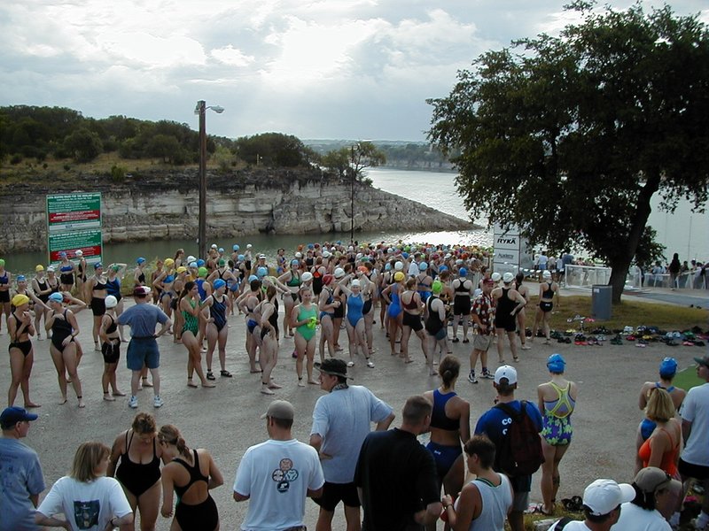 2000/06(June)/Danskin/800x600_2000-06-04-Danskin-03.JPG
