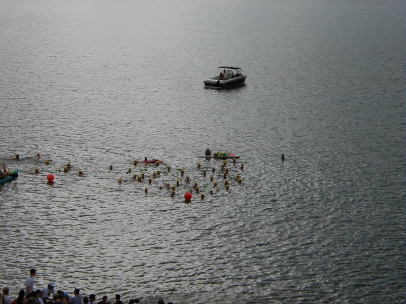 2000/06(June)/Danskin/800x600_2000-06-04-Danskin-08.JPG