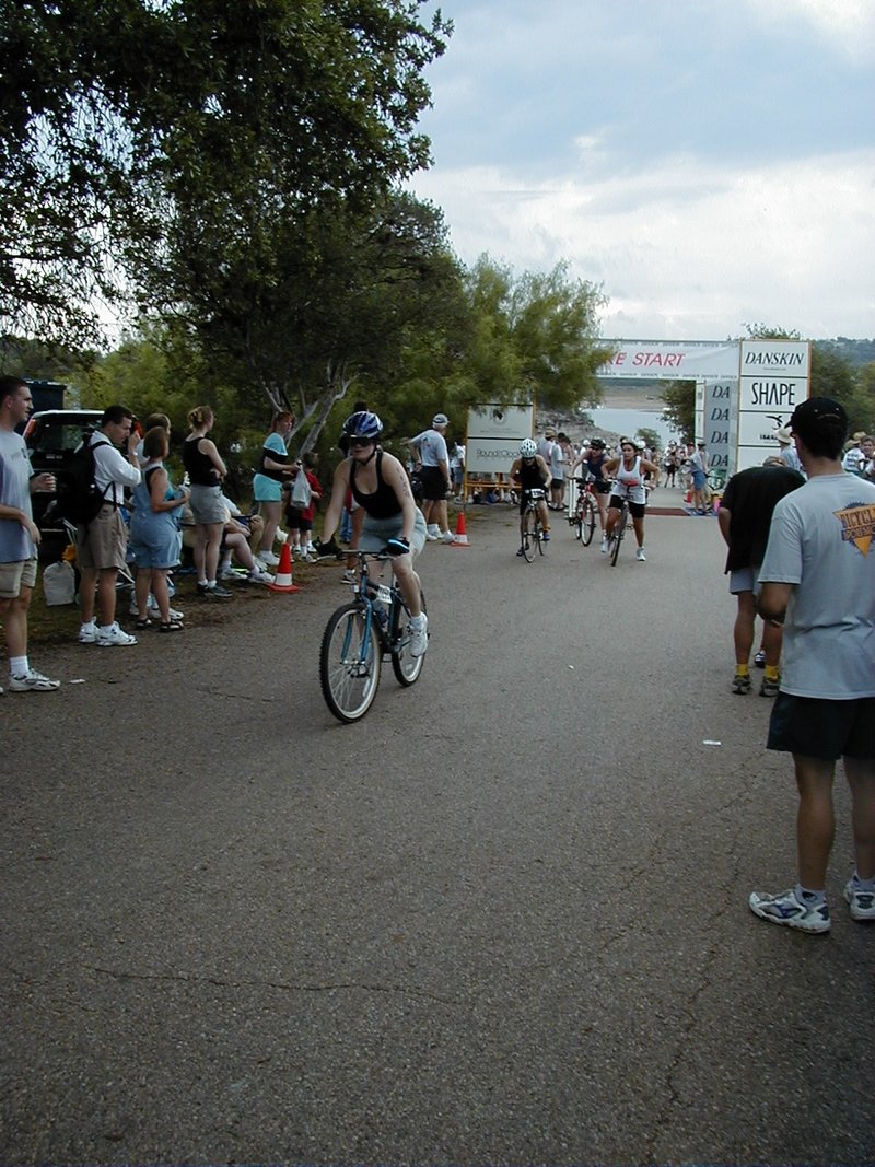 2000/06(June)/Danskin/800x600_2000-06-04-Danskin-13.JPG