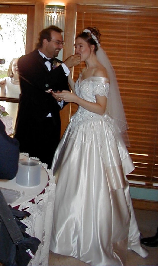 2000/06(June)/Karen-Mike-Wedding/640x480_2000-06-24-Karen-Mike-Wedding-Reception-08.jpg