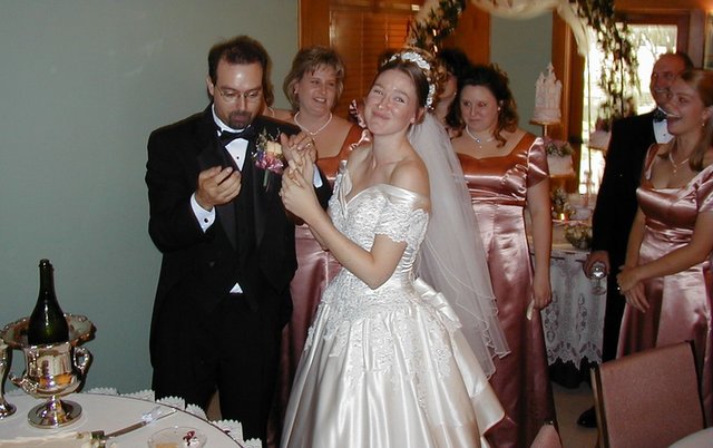 2000/06(June)/Karen-Mike-Wedding/640x480_2000-06-24-Karen-Mike-Wedding-Reception-13.jpg