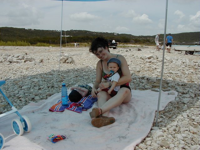2000/06(June)/Misc/640x480_2000-06-18-Father-Day-Suzi-Chance-Vale-02.jpg