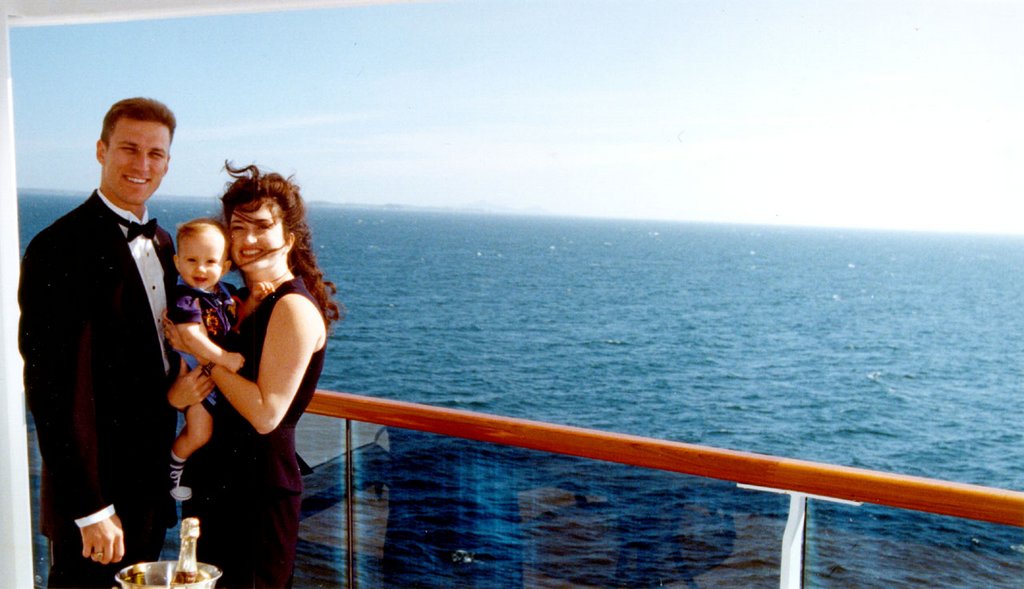 2000/07(July)/Alaska-Cruise-Lasater/1024x768_2000-07-Formal-Hildebrands-On-Porch.jpg