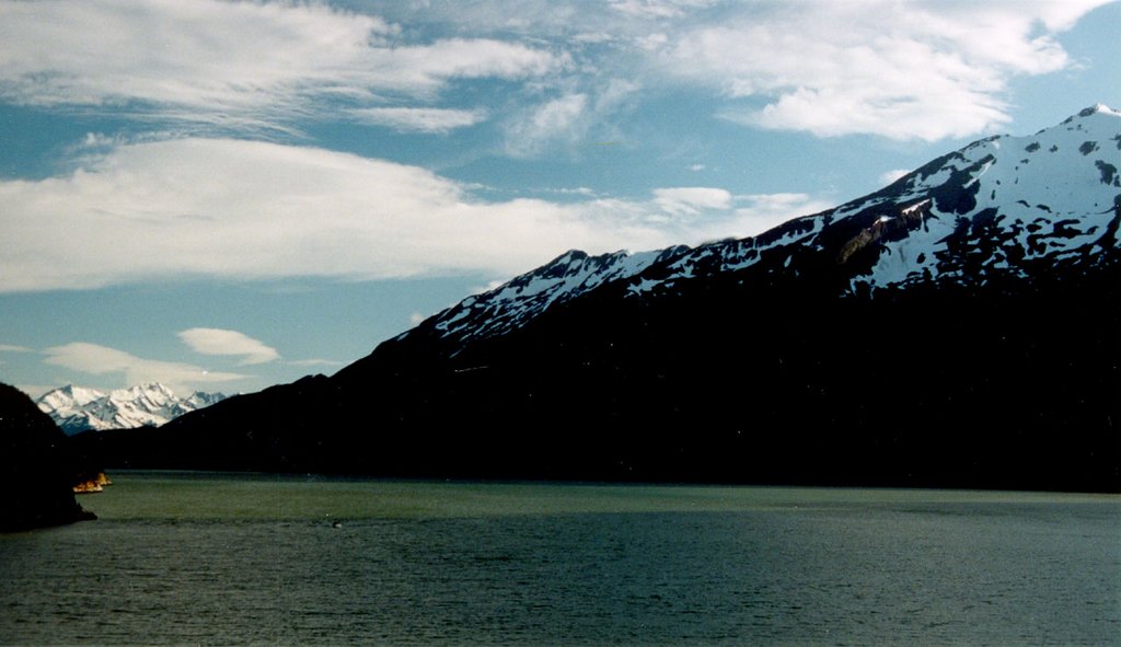 2000/07(July)/Alaska-Cruise-Lasater/1024x768_2000-07-Glacier-Bay-Mouth.jpg