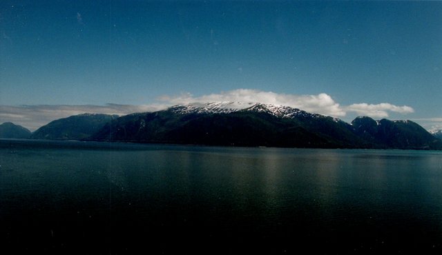 2000/07(July)/Alaska-Cruise-Lasater/640x480_2000-07-Cool-Mountain2.jpg