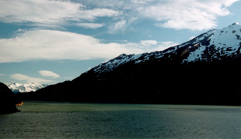 2000-07-Glacier-Bay-Mouth.jpg