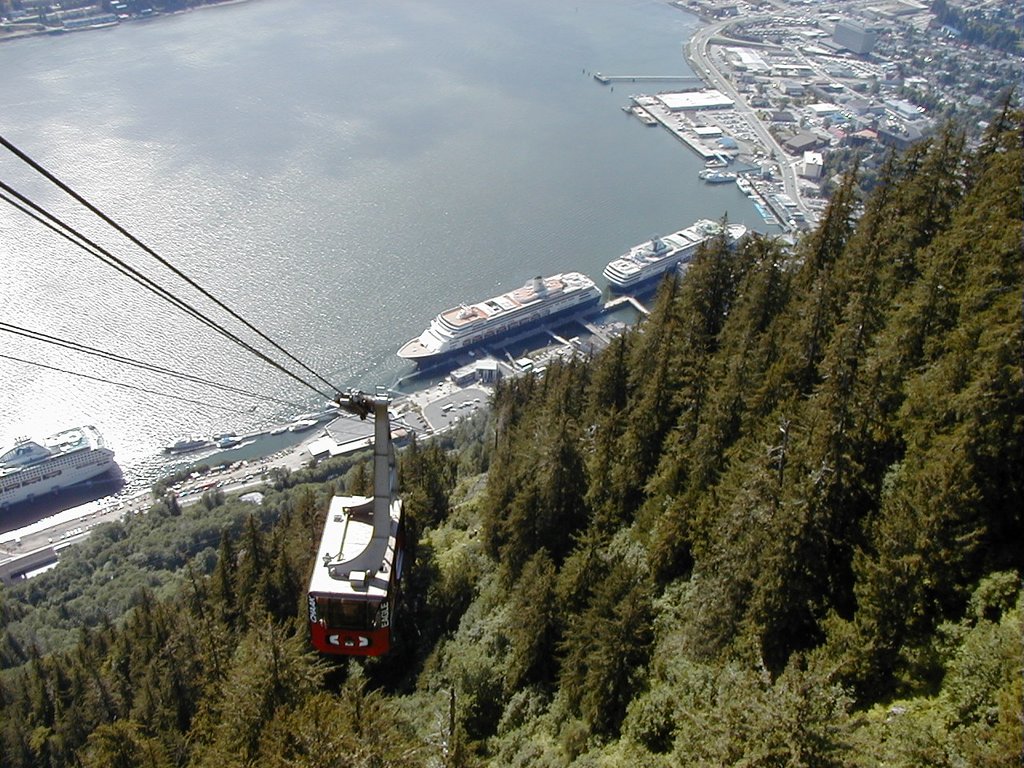 2000-07-05-Alaska-Cruise-31-Ships-Gondola-Juneau.jpg