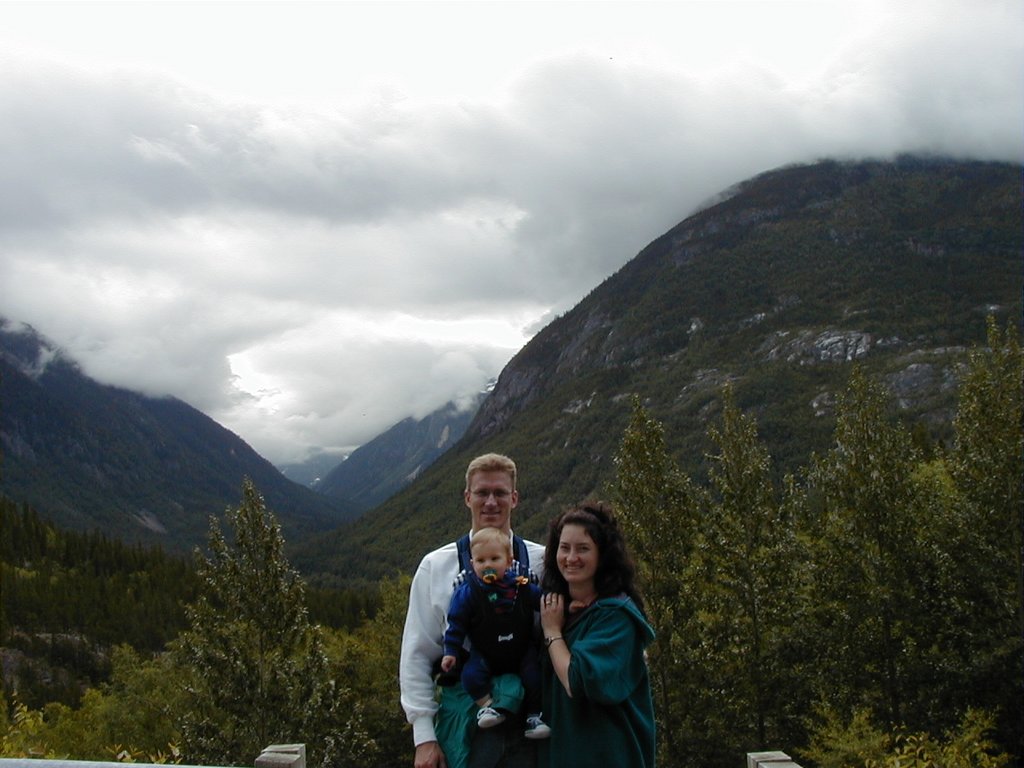 2000-07-06-Alaska-Cruise-03-Travis-Chance-Suzi-tour-Skagway.jpg