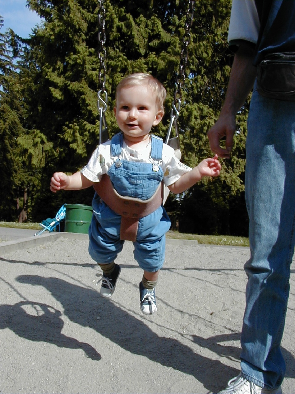 2000-07-10-Alaska-Cruise-04-Chance-Park-Vancouver.jpg