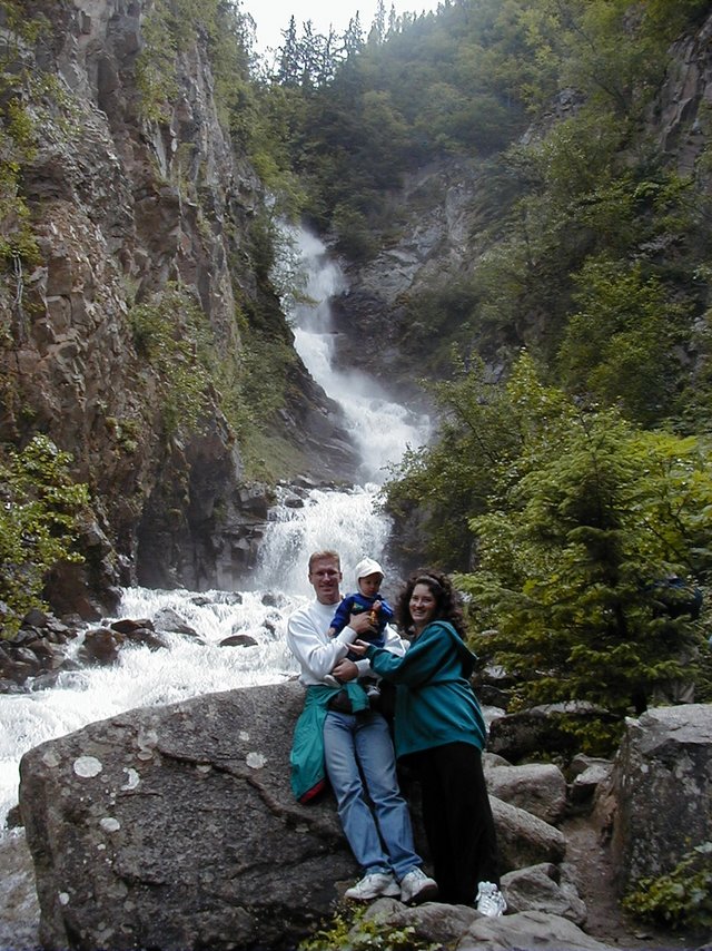 2000-07-06-Alaska-Cruise-19-Travis-Suzi-Chance-Waterfall-Skagway.jpg
