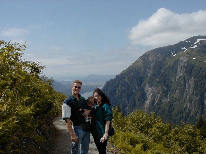 2000/07(July)/Alaska-Cruise/800x600_2000-07-05-Alaska-Cruise-20-Travis-Chance-Suzi-Juneau.jpg