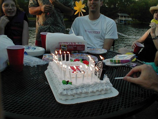 2000-07-27-Vicki-Bday-Cake-1.jpg