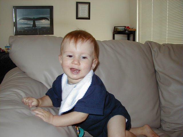 2000/08(August)/Misc/640x480_2000-08-13-Chance-Couch-4.JPG