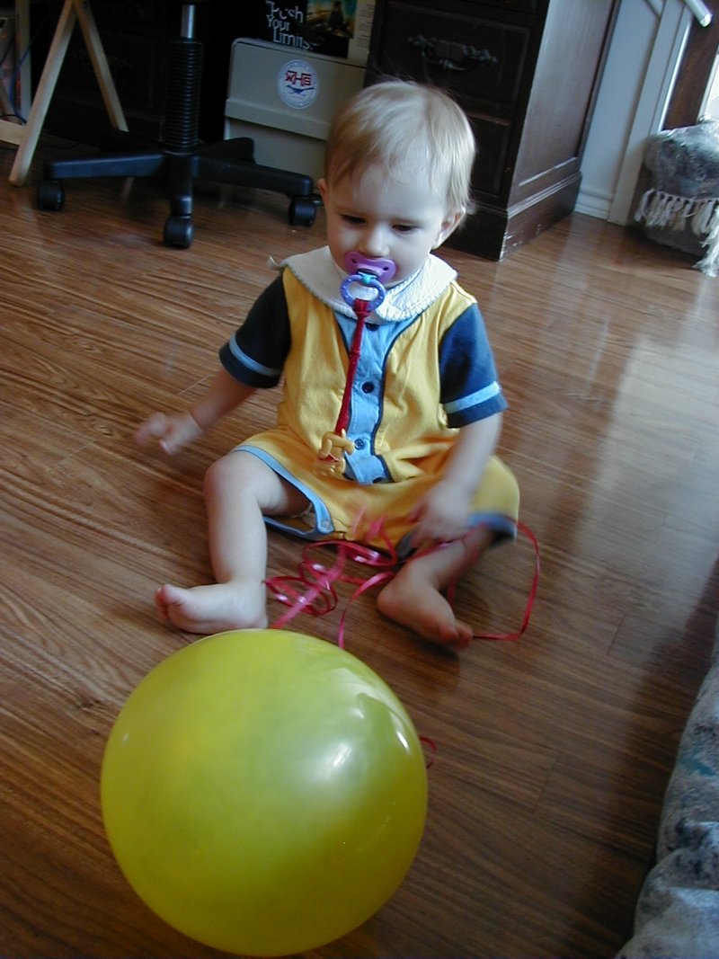 2000/08(August)/Misc/800x600_2000-08-24-Chance-Balloon-2.JPG