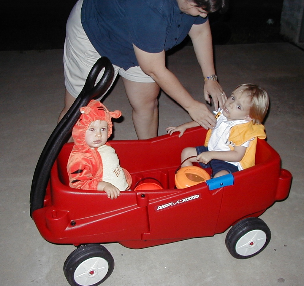 2000/10(October)/Halloween/1024x768_2000-10-31-Halloween-Stacy-Tigger-Chance-CoastGuard-Jack-1.JPG