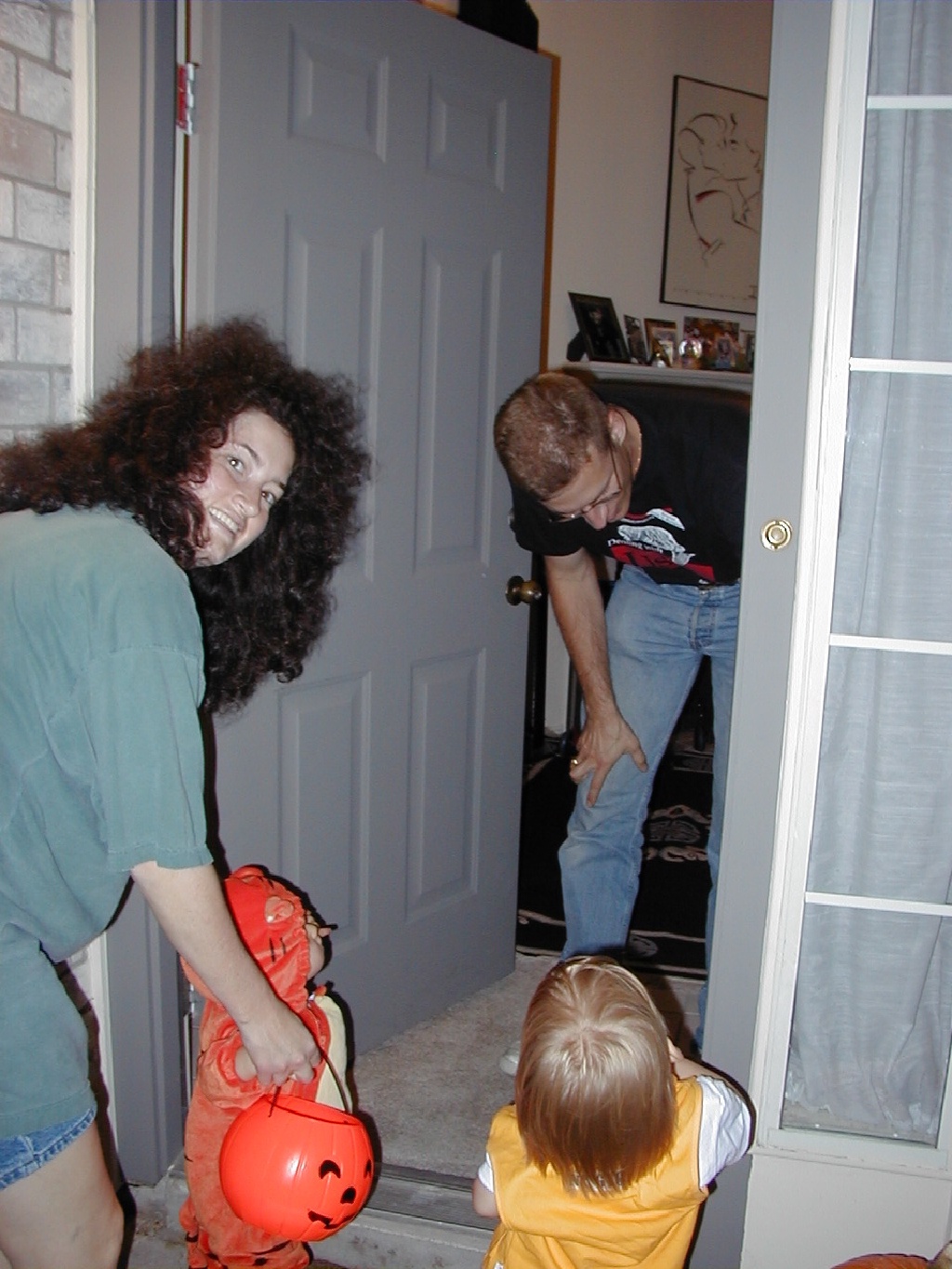 2000/10(October)/Halloween/1024x768_2000-10-31-Halloween-Suzi-Tigger-Chance-CoastGuard-Jack-3.JPG