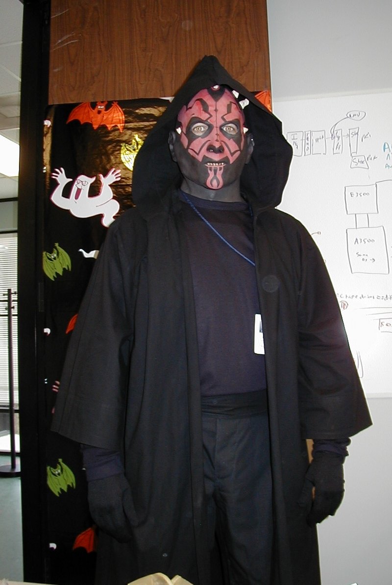 2000/10(October)/Halloween/800x600_2000-10-31-Halloween-Nowdocs-Darth-Maul-BenJ-03.JPG