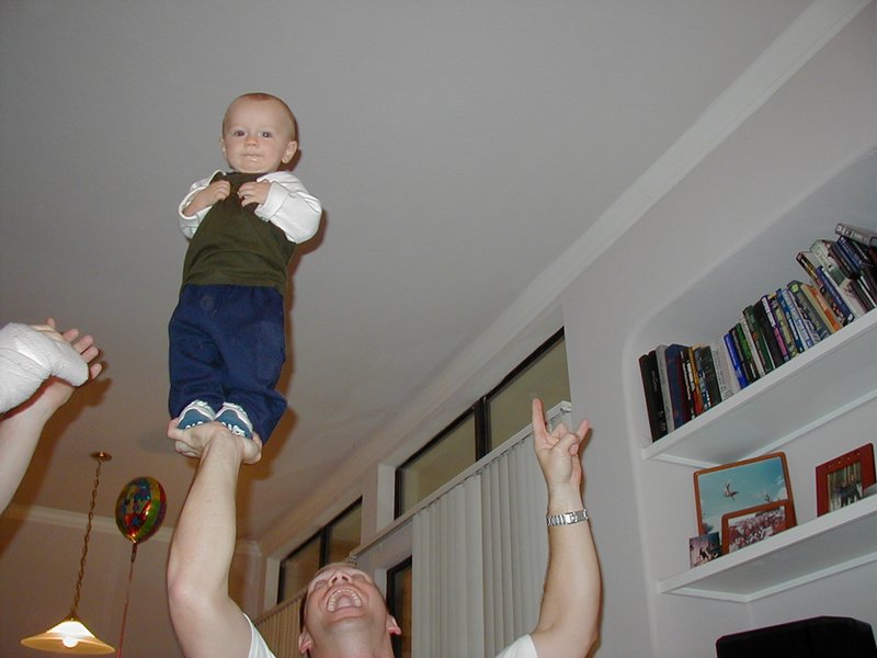 2000/10(October)/Misc/800x600_2000-10-Vale-Stunting2.jpg