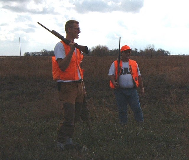 2000/10(October)/SD_Pheasant_Hunting/640x480_2000-10-25-63-Hunters.jpg