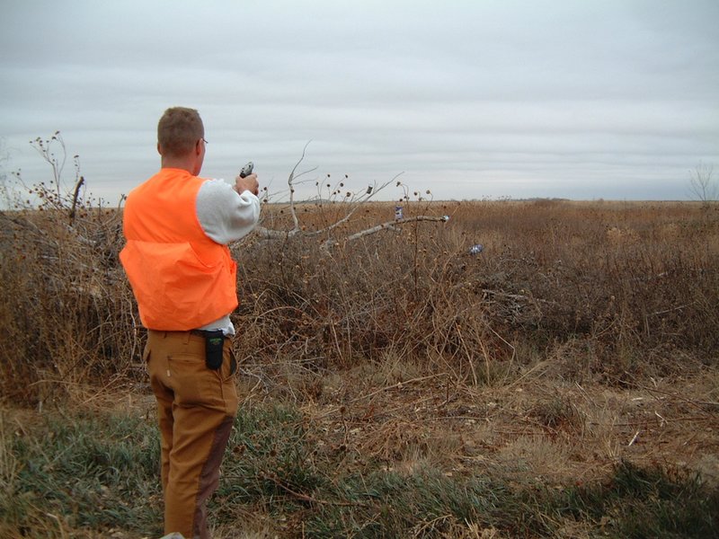 2000/10(October)/SD_Pheasant_Hunting/800x600_2000-10-23-38-pistol-shooting.jpg