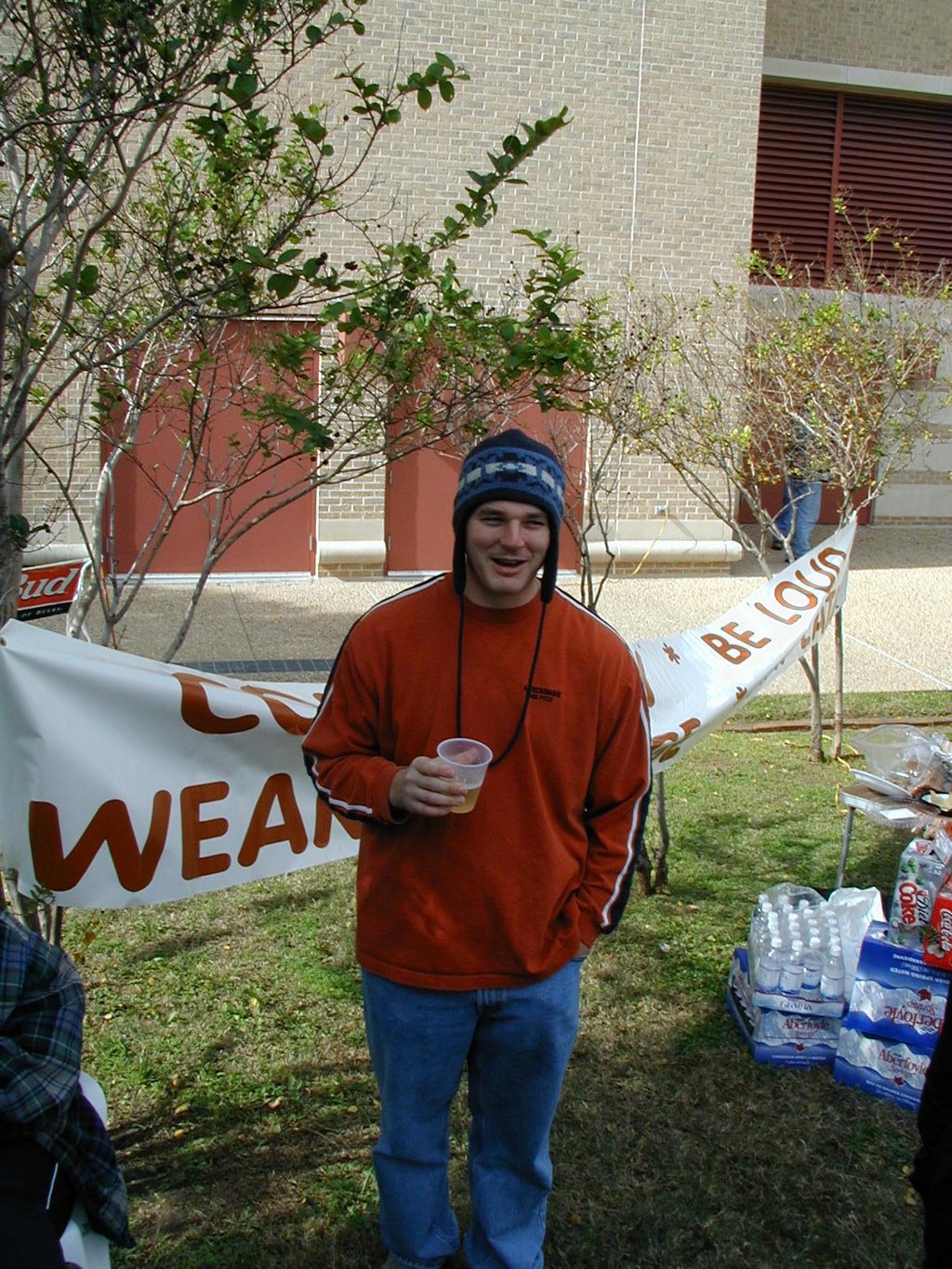 2000/11(November)/Misc/1024x768_2000-11-24-UT-beats-Aggies-02.JPG
