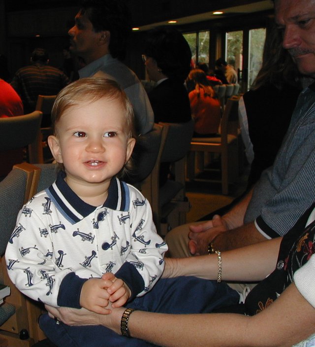2000/11(November)/Misc/640x480_2000-11-12-Vale-Baptism-Chance-01.JPG