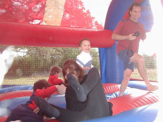 2000-12-02-Aaron-Bday-12-Jim-aircastle.jpg