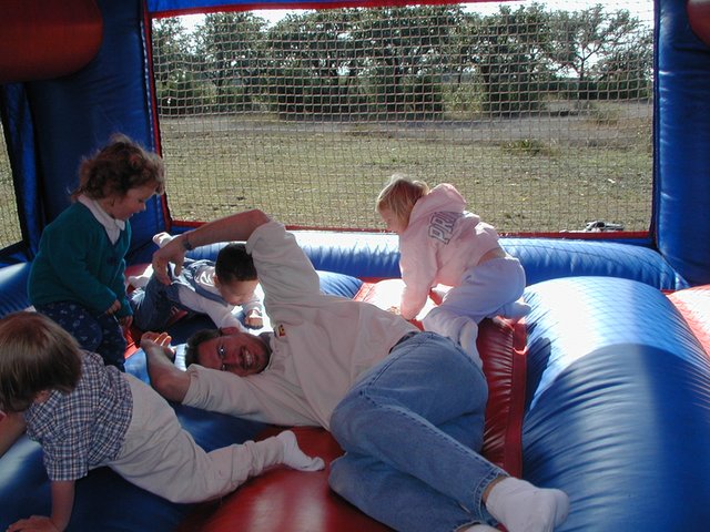 2000-12-02-Aaron-Bday-21-Travis-kids-aircastle.jpg