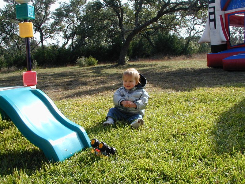 2000/12(December)/Aaron-Bday/800x600_2000-12-02-Aaron-Bday-24-Chance.jpg