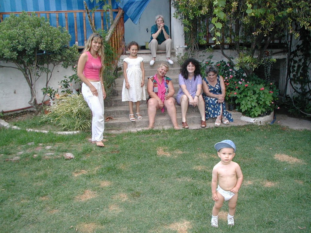 2000-12-29-Argentina-Lucila-Zuly-Susana-Adriana-Chance-Suzi-Nelly-12.JPG