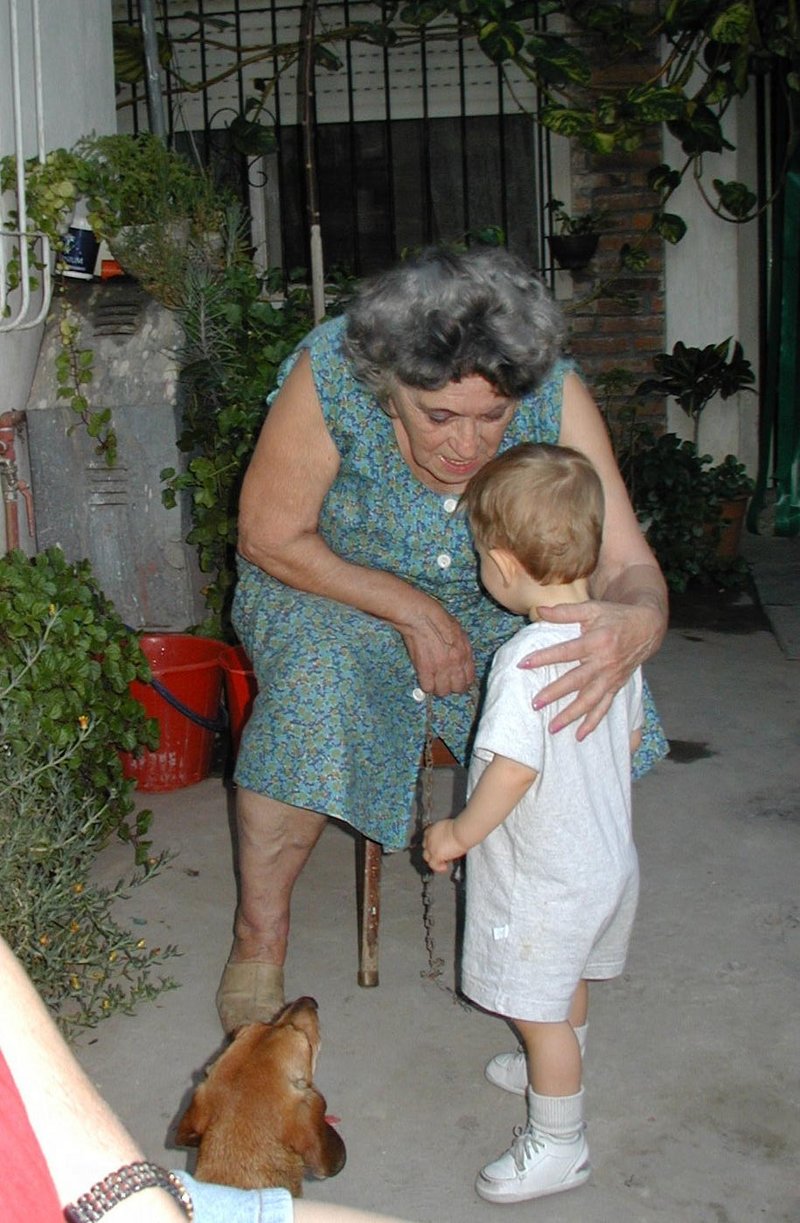 2000-12-24-Argentina-Chrismas-Eve-Nelly-Chance-05.JPG