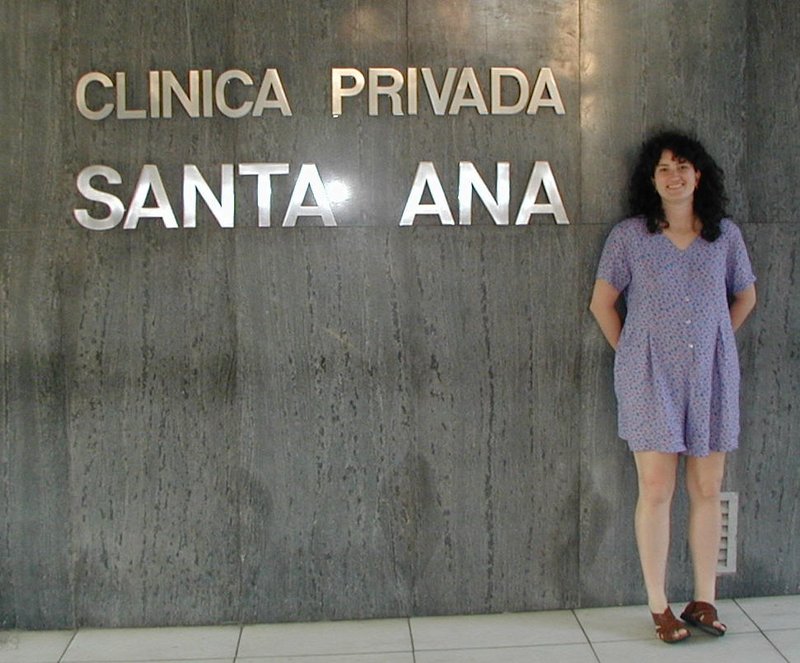 2000-12-29-Argentina-Suzi-at-her-birthplace-Santa-Ana-Clinic-23.JPG