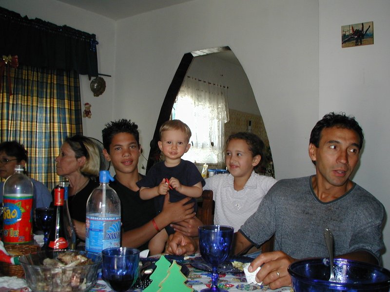 2000/12(December)/Argentina/800x600_2000-12-30-Argentina-Marta-Lio-Chance-Lucila-Tony-03.JPG