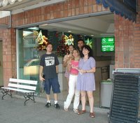 2000-12-29-Argentina-Mark-Marinela-Adriana-Tony-Suzi-at-IceCream-shop-25.JPG