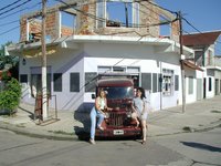 2000-12-30-Argentina-Adriana-Suzi-TonyMobile-and-Store-07.JPG