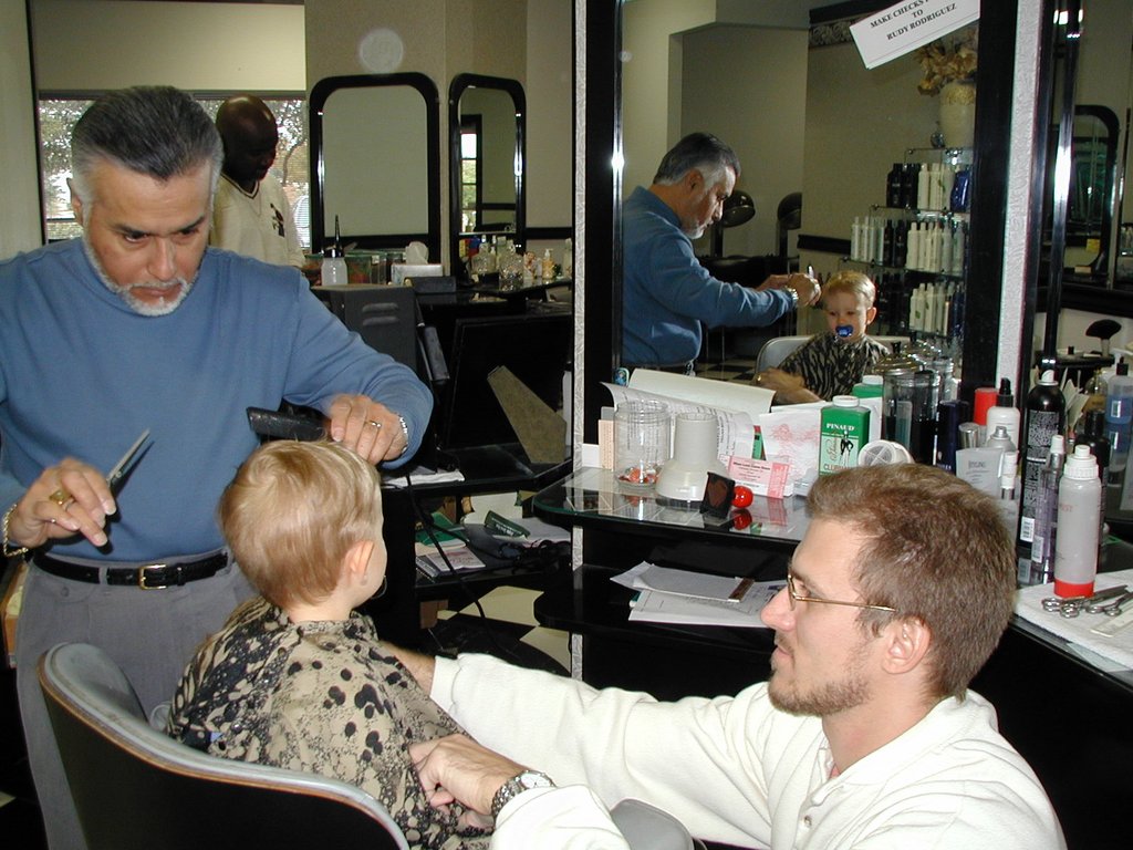 2000/12(December)/Chance-1st-Haircut/1024x768_2000-12-05-Chance-1st-haircut-07.JPG