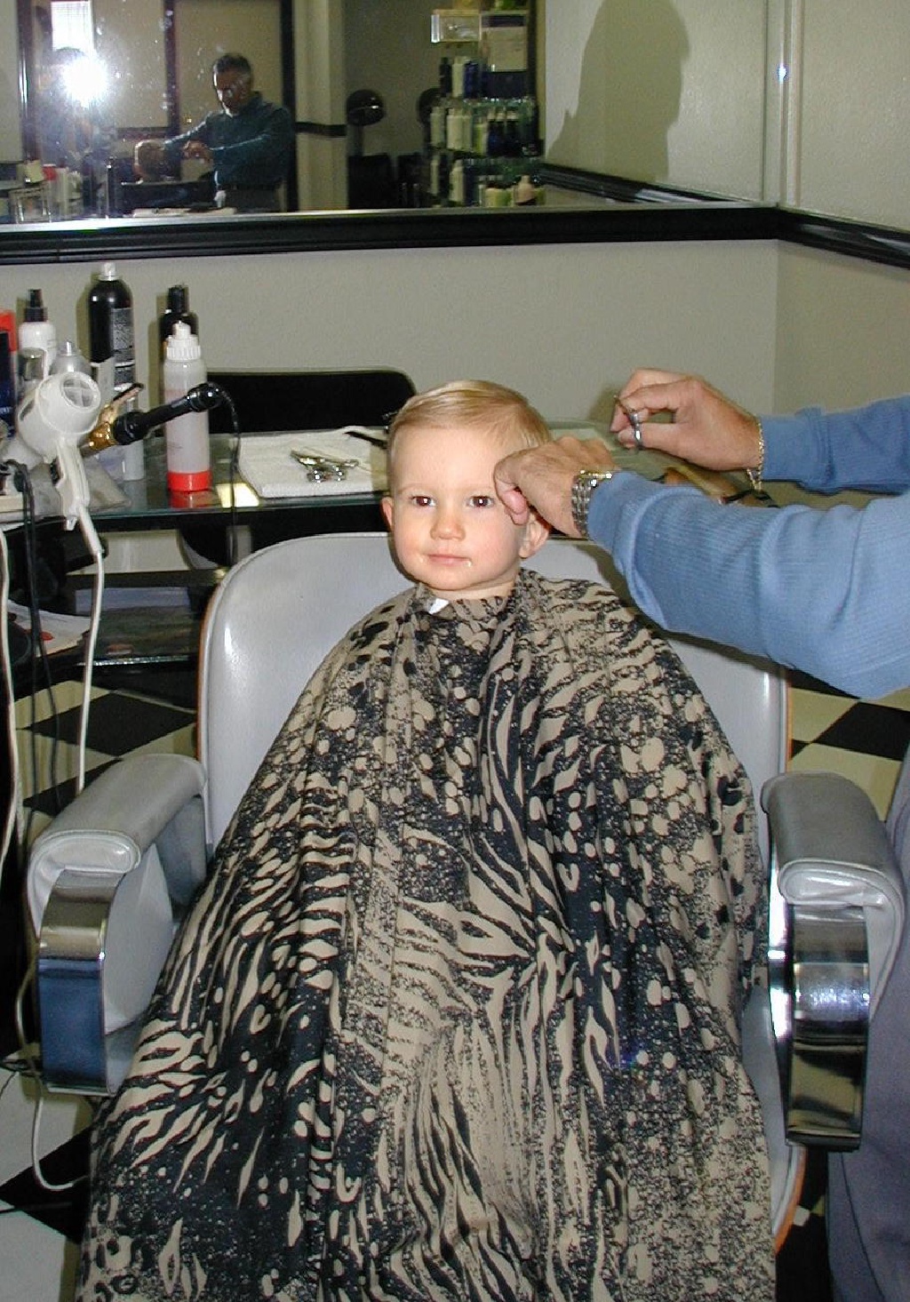 2000-12-05-Chance-1st-haircut-10.JPG