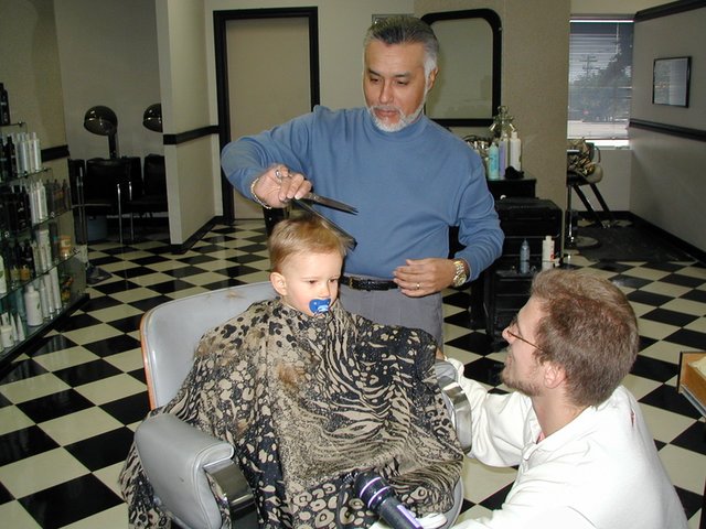 2000-12-05-Chance-1st-haircut-05.JPG