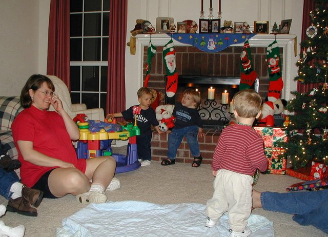 2000/12(December)/Kids-Christmas-Exchange/640x480_2000-12-10-Kids-Xmas-Xchange-Chance-Michelle-Jack-Patrick-08.JPG