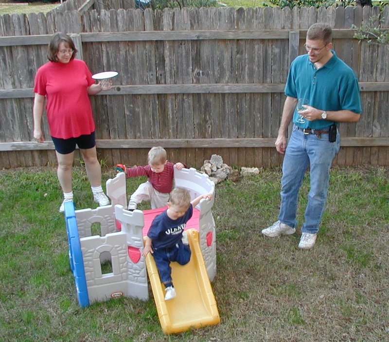 2000/12(December)/Kids-Christmas-Exchange/800x600_2000-12-10-Kids-Xmas-Xchange-Chance-Patrick-Michelle-Travis-07.JPG