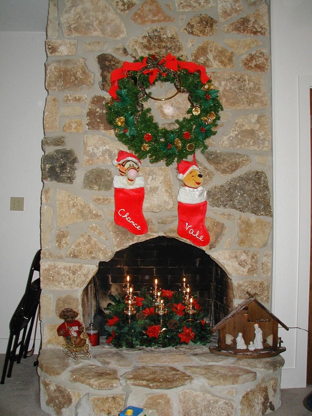 2000/12(December)/Misc/1024x768_2000-12-02-Janeens-Fireplace-6.JPG