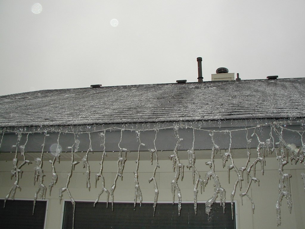 2000-12-13-Frozen-day-in-Texas-Roofline-03.jpg