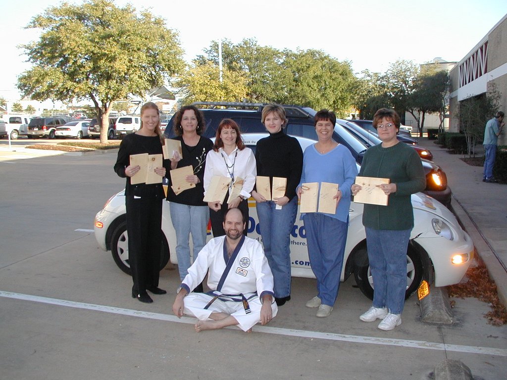 2000-12-20-Nowdocs-Tang-Soo-Doo-women-2.jpg