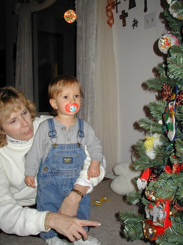 2000/12(December)/Misc/2000-12-02-Chance-Janeen-3.JPG