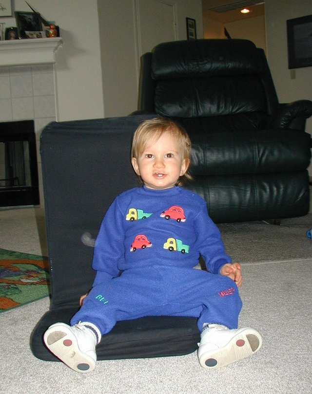 2000/12(December)/Misc/640x480_2000-12-03-Chance-watching-Teletubbies-1.jpg