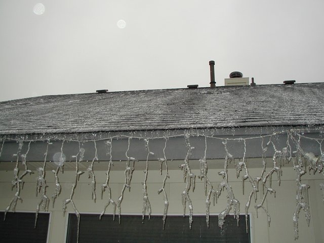 2000-12-13-Frozen-day-in-Texas-Roofline-03.jpg