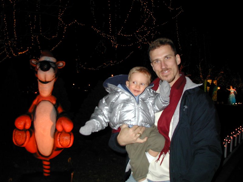 2000-12-14-Trail-of-Lights-Chance-Travis-Tigger-09.jpg
