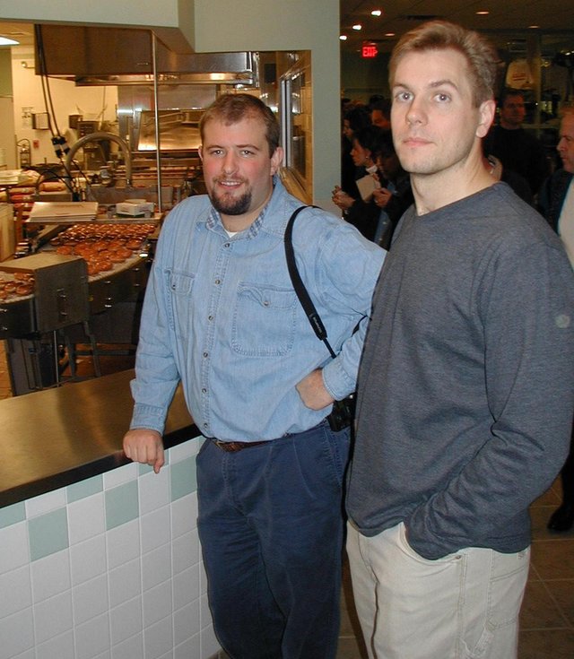2000/12(December)/PNO/640x480_2000-12-09-PNO-Krispy-Kreme-6.JPG