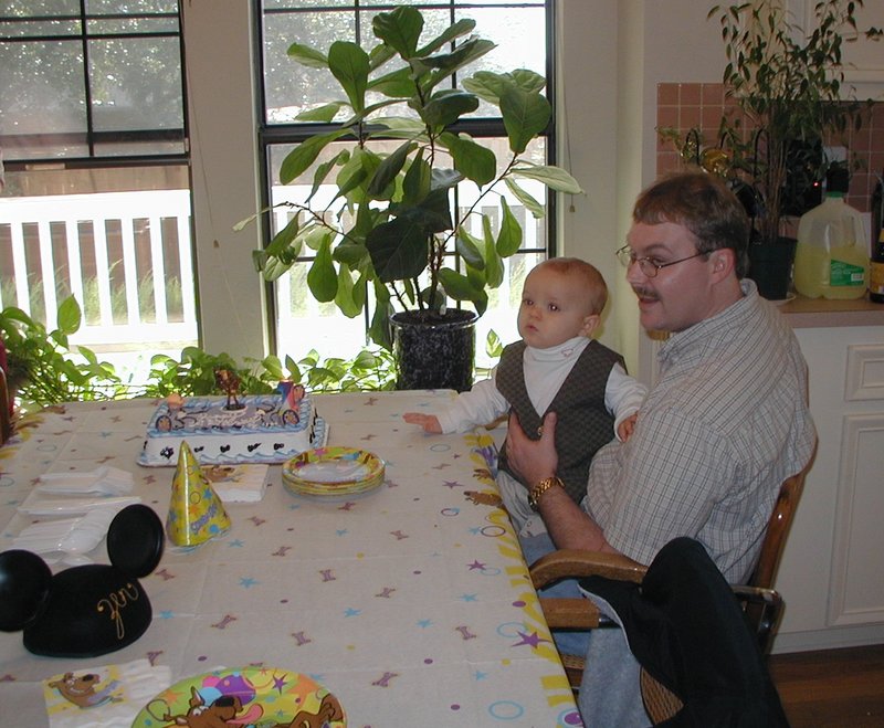 2000/12(December)/Zen-Birthday/800x600_2000-12-16-Zen-Bday-02-Doug.jpg